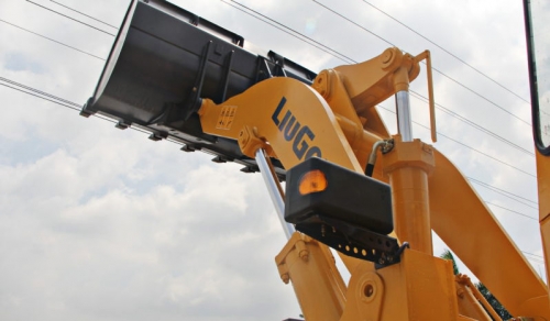 MÁY XÚC LẬT LIUGONG ZL40B - DUNG TÍCH GẦU 2,2 m3